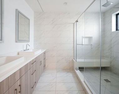 735 N Gramercy Place - Photo Thumbnail 13