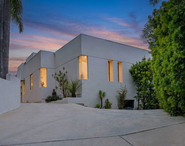 9405 Sierra Mar Place - Photo Thumbnail 5