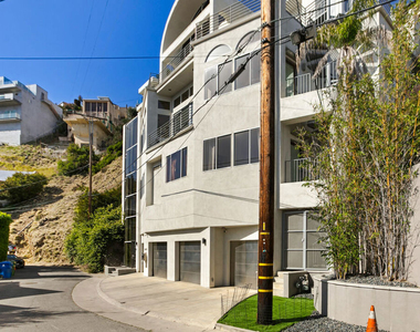 8435 Franklin Avenue - Photo Thumbnail 53