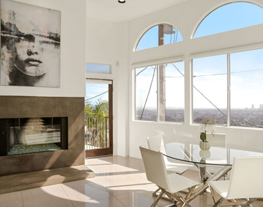 8435 Franklin Avenue - Photo Thumbnail 4