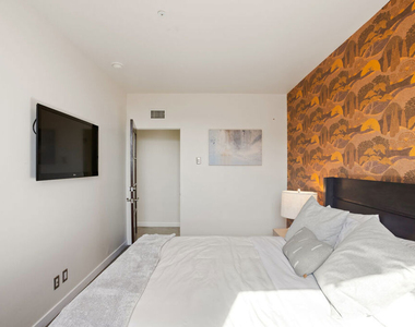 8435 Franklin Avenue - Photo Thumbnail 46