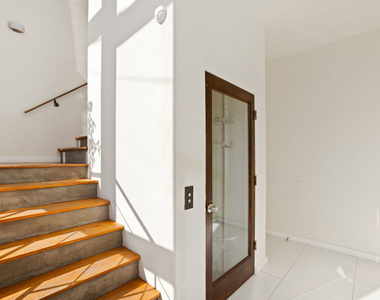 8435 Franklin Avenue - Photo Thumbnail 52
