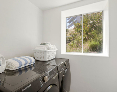 8435 Franklin Avenue - Photo Thumbnail 25
