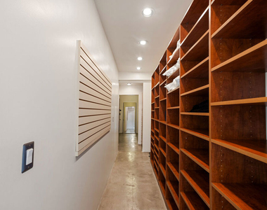8435 Franklin Avenue - Photo Thumbnail 30