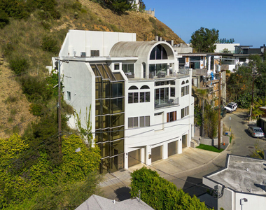 8435 Franklin Avenue - Photo Thumbnail 54