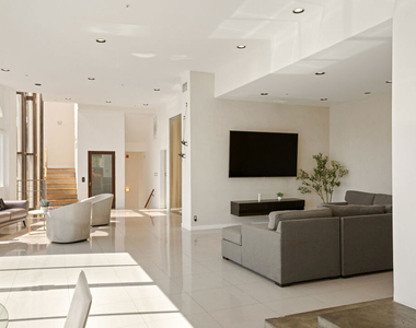 8435 Franklin Avenue - Photo Thumbnail 6