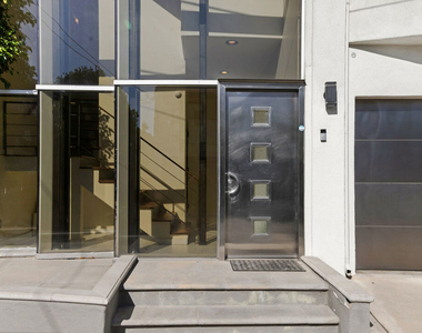 8435 Franklin Avenue - Photo Thumbnail 55