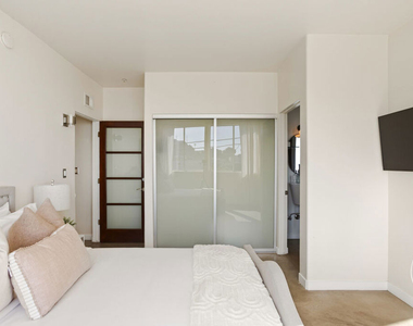 8435 Franklin Avenue - Photo Thumbnail 49
