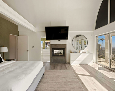 8435 Franklin Avenue - Photo Thumbnail 18