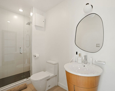 8435 Franklin Avenue - Photo Thumbnail 24