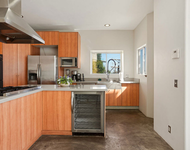 8435 Franklin Avenue - Photo Thumbnail 13