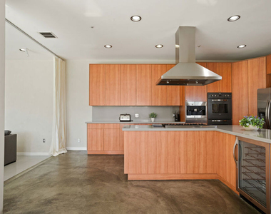8435 Franklin Avenue - Photo Thumbnail 11