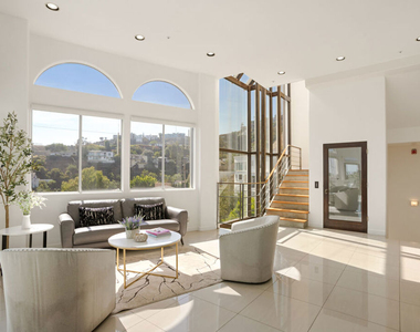8435 Franklin Avenue - Photo Thumbnail 2