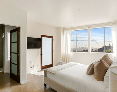 8435 Franklin Avenue - Photo Thumbnail 48