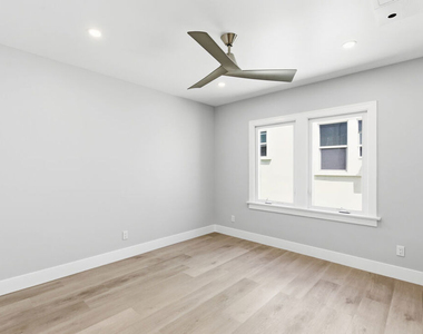 224 N New Hampshire Avenue - Photo Thumbnail 17