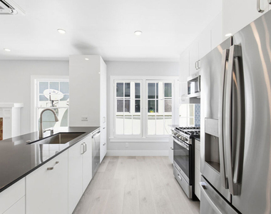 224 N New Hampshire Avenue - Photo Thumbnail 10