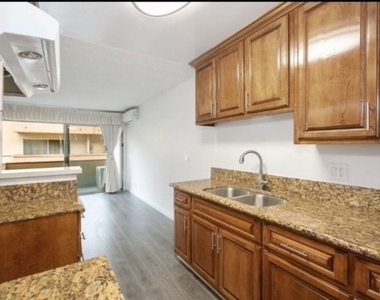 855 Victor Avenue - Photo Thumbnail 1