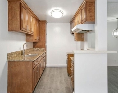855 Victor Avenue - Photo Thumbnail 2
