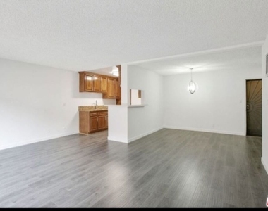 855 Victor Avenue - Photo Thumbnail 3