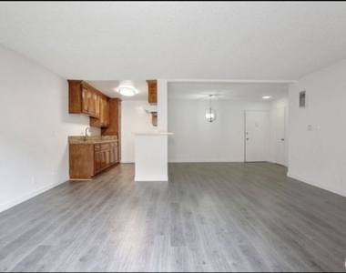 855 Victor Avenue - Photo Thumbnail 4