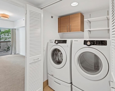 13650 Marina Pointe Drive - Photo Thumbnail 20