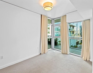 13650 Marina Pointe Drive - Photo Thumbnail 18