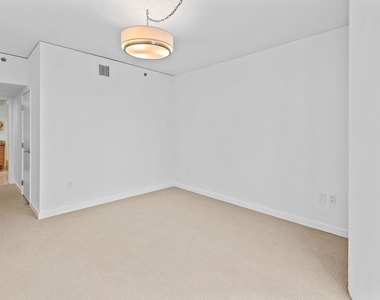 13650 Marina Pointe Drive - Photo Thumbnail 13