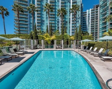 13650 Marina Pointe Drive - Photo Thumbnail 33