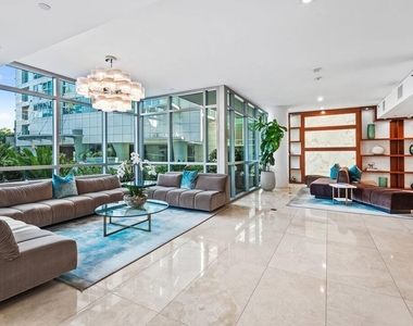 13650 Marina Pointe Drive - Photo Thumbnail 24
