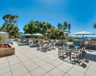 13650 Marina Pointe Drive - Photo Thumbnail 30