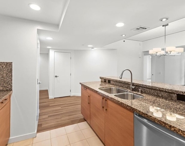 13650 Marina Pointe Drive - Photo Thumbnail 3
