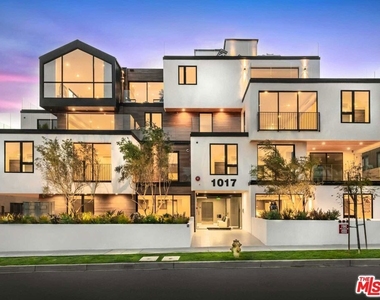 1017 N Croft Avenue - Photo Thumbnail 1
