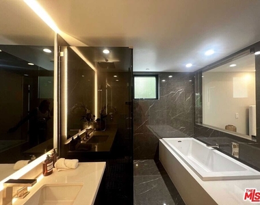 1017 N Croft Avenue - Photo Thumbnail 15