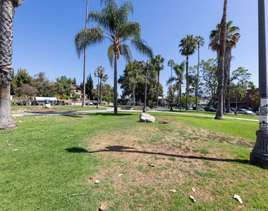 1420 Alvarado Terrace - Photo Thumbnail 11