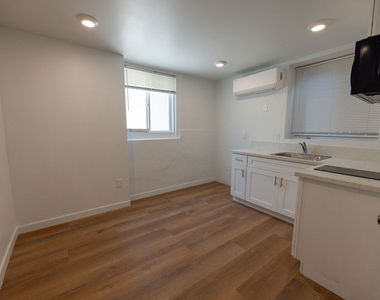 1420 Alvarado Terrace - Photo Thumbnail 2