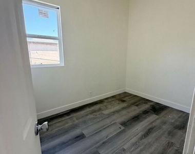 1833 S St Andrews Place - Photo Thumbnail 1