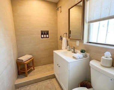 10218 Darby Avenue - Photo Thumbnail 13