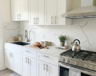 10218 Darby Avenue - Photo Thumbnail 1