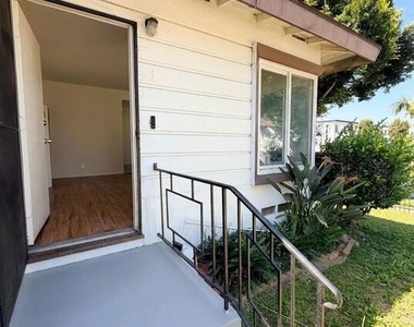 10218 Darby Avenue - Photo Thumbnail 1