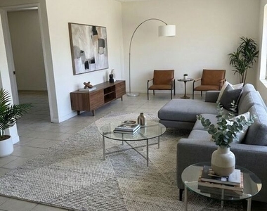 1029 S Record Avenue - Photo Thumbnail 5