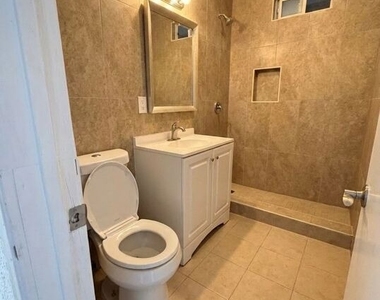 1029 S Record Avenue - Photo Thumbnail 11
