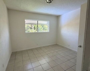 1029 S Record Avenue - Photo Thumbnail 15