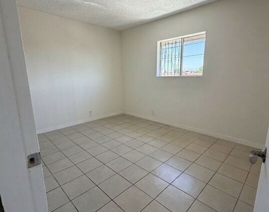 1029 S Record Avenue - Photo Thumbnail 13