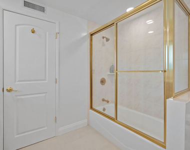 4159 Regal Oak Drive - Photo Thumbnail 34