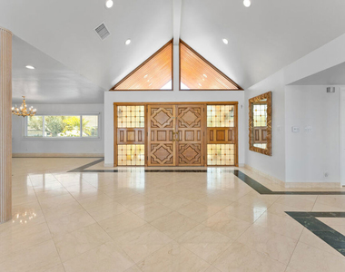 4159 Regal Oak Drive - Photo Thumbnail 5