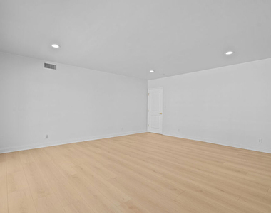4159 Regal Oak Drive - Photo Thumbnail 18