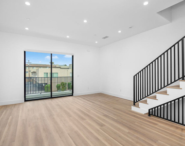 5317 Ben Avenue - Photo Thumbnail 4