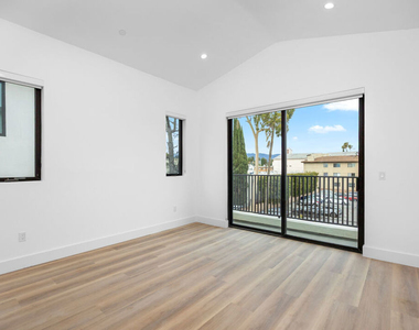 5317 Ben Avenue - Photo Thumbnail 5