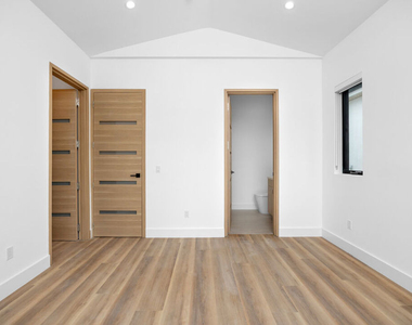 5317 Ben Avenue - Photo Thumbnail 10