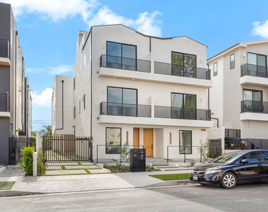 5317 Ben Avenue - Photo Thumbnail 2